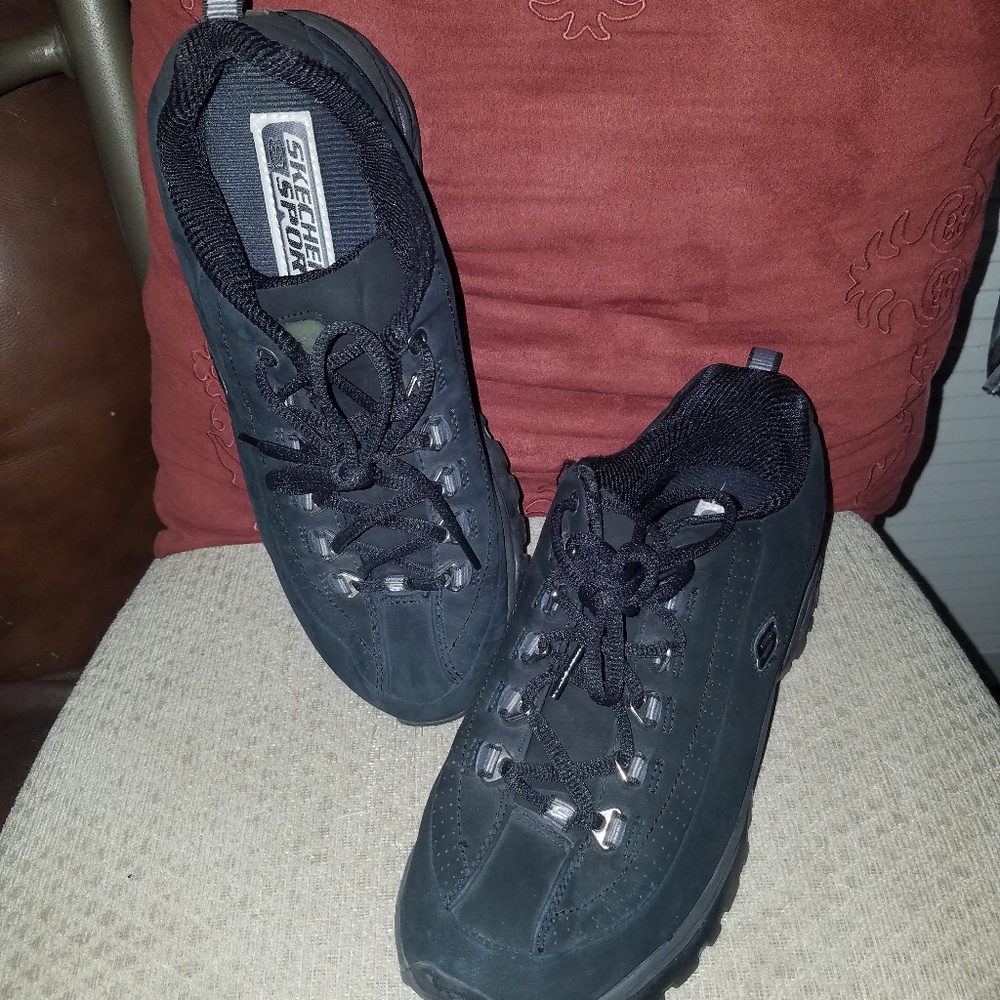 Walking shoes